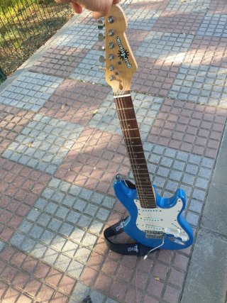 Guitarra Eléctrica Azul