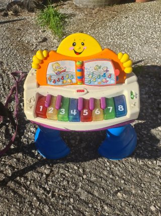 Piano Fisher Price para bebés Se regala