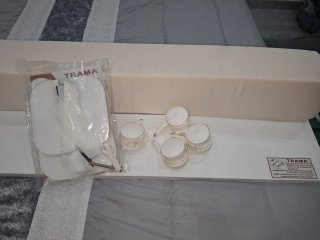 Cuna blanca con diseño de osito
