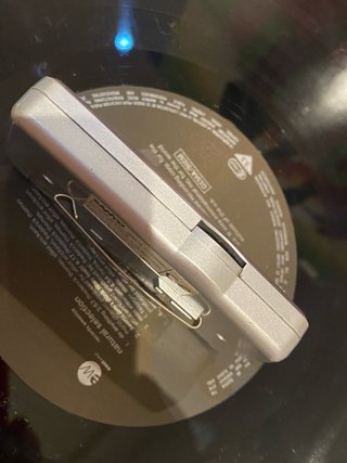 Radio Sanyo AM/FM Portátil Plata y Azul