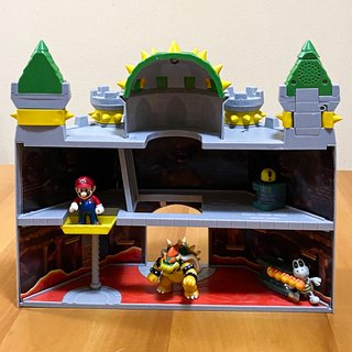 Nintendo Super Mario Deluxe Bowser Castle Playset