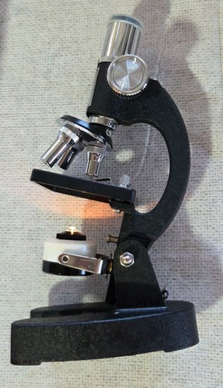 Microscopio Vintage Japonés Y-5008 (Años 70/80)
