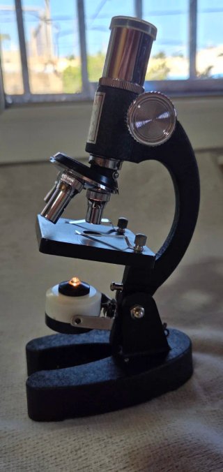 Microscopio Vintage Japonés Y-5008 (Años 70/80)