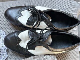 Zapatos de baile tango blanco y negro