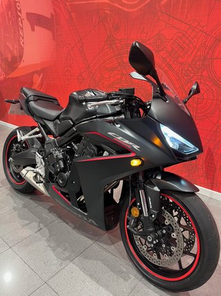 Honda CBR650R E-Clutch 35kW