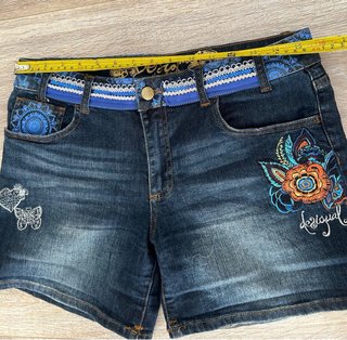 Pantalón corto Desigual Talla 38