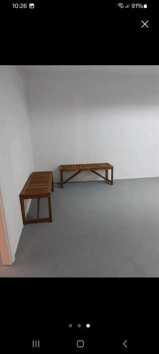 Bancos de madera (2 unidades)