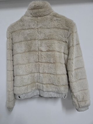 Cazadora peluche beige talla 40
