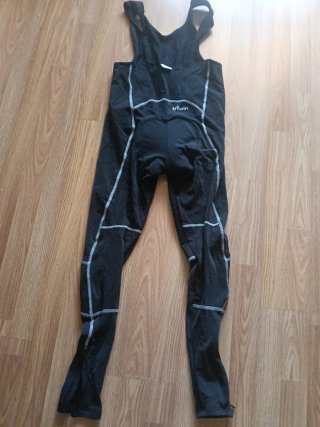 Mono ciclismo negro con detalles