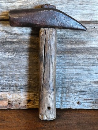 Conjunto de yunque martillo funda y piedra afilar