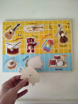 Juego de mesa educativo de instrumentos musicales