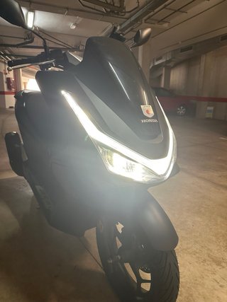 Honda PCX 125 2025 – 1.975 km – Como Nueva