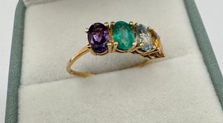Anillo oro de 18 kt con esmeralda, citrino...