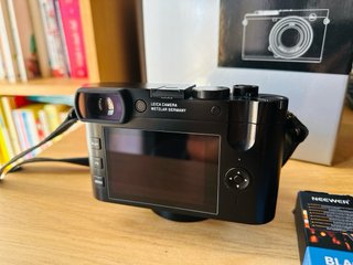 Leica Q2 + extras