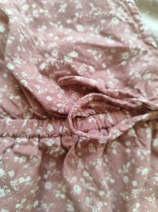Blusa crop floral· Bershka · S (perfecto estado)