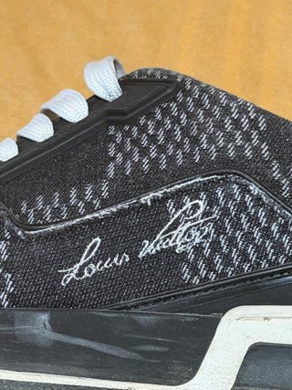 Zapatos Louis Vuitton Negros y Blancos