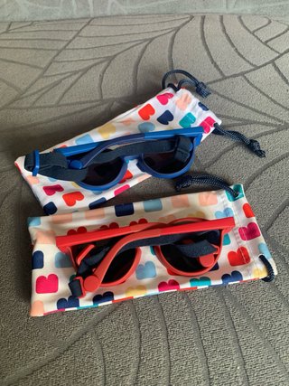 2 gafas de sol bebé Béaba con cintas ajustables