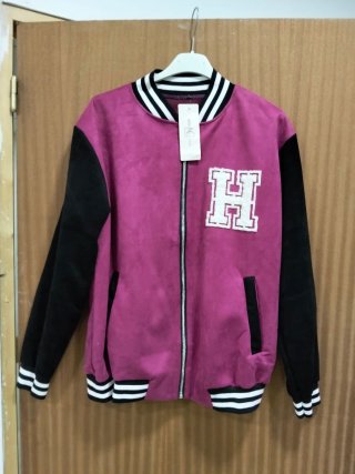 Cazadora estilo universitario H