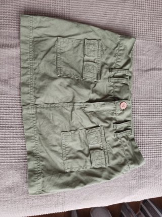 Falda corta verde caki
