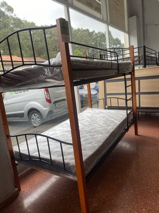 Litera de forja y madera