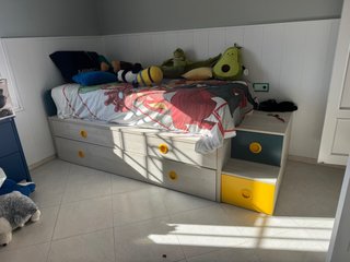 Cama infantil con cajones y escalones y escritorio