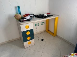 Cama infantil con cajones y escalones y escritorio