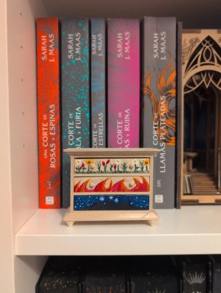Miniatura decorativa saga Acotar