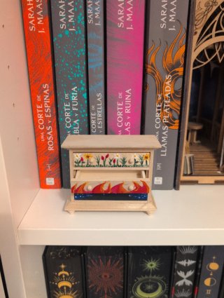 Miniatura decorativa saga Acotar