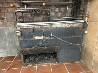 Parrilla de Carbón Profesional.