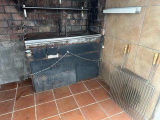 Parrilla de Carbón Profesional.
