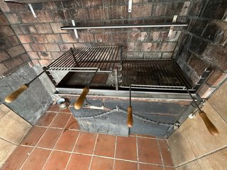 Parrilla de Carbón Profesional.