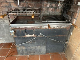 Parrilla de Carbón Profesional.