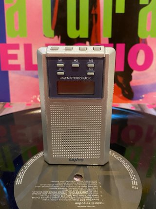 Radio Sanyo AM/FM Estéreo Portátil
