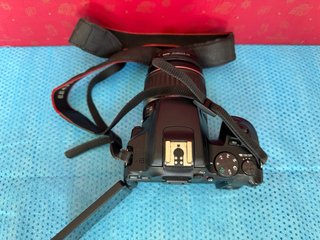 Canon EOS 250D Negra - Como Nueva