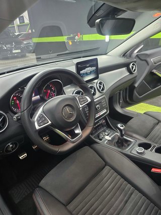 Mercedes-Benz Clase CLA 200d AMG LINE