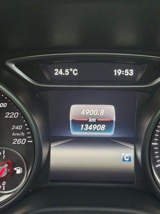 Mercedes-Benz Clase CLA 200d AMG LINE