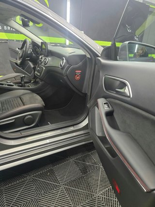 Mercedes-Benz Clase CLA 200d AMG LINE