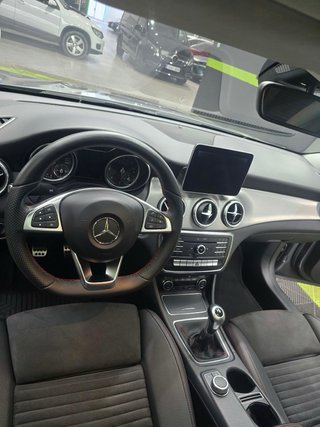 Mercedes-Benz Clase CLA 200d AMG LINE