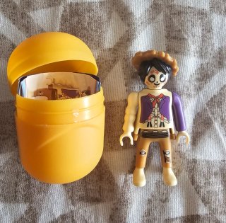 Figura Kinder Disney Miguel