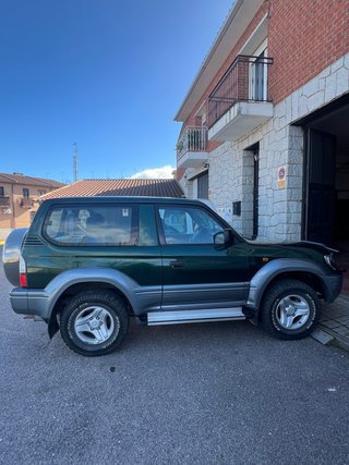 Toyota Land Cruiser 90 2003