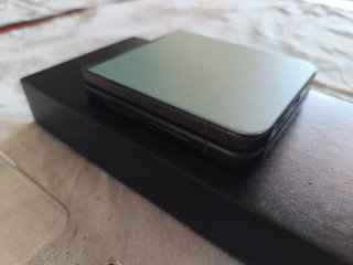Samsung Galaxy z flip 5 512GB