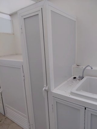 Armario de aluminio para solana o jardín, con pila