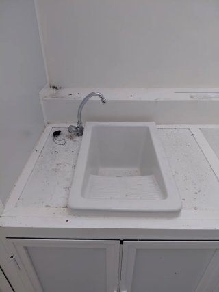 Armario de aluminio para solana o jardín, con pila