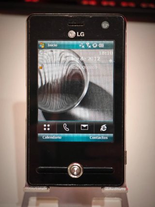 LG KS20 Completo con Caja y Accesorios
