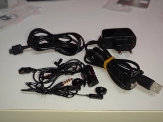 LG KS20 Completo con Caja y Accesorios