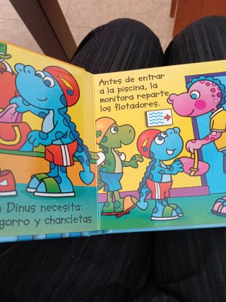 Libro pequeño de dinosaurios