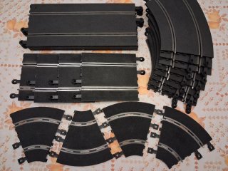 1/32 - LOTE PISTAS SCALEXTRIC RECTAS Y CURVAS