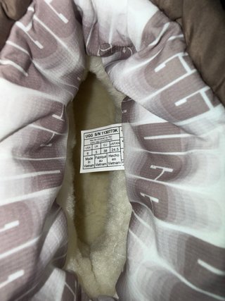 Botines UGG NUEVOS! Talla 38.