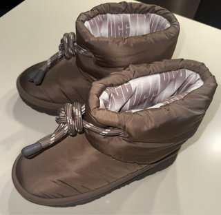 Botines UGG NUEVOS! Talla 38.