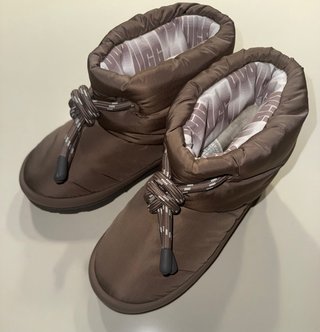 Botines UGG NUEVOS! Talla 38.